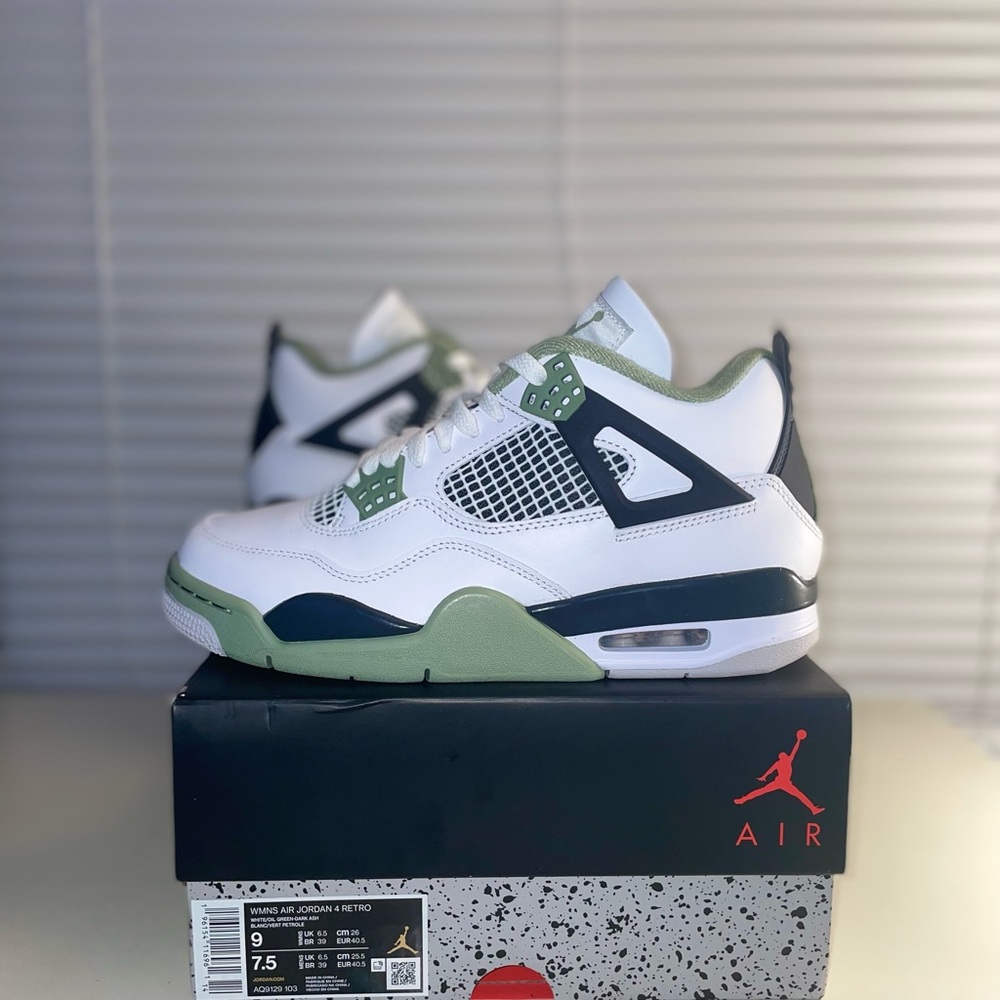 Jordan 4 Seafoam